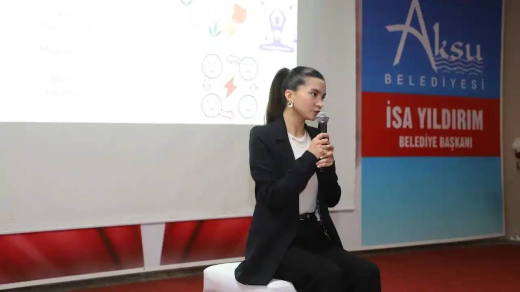 Aksu’da Çalışanlara Moral Desteği: Stres Yönetimi Eğitimi Verildi 4